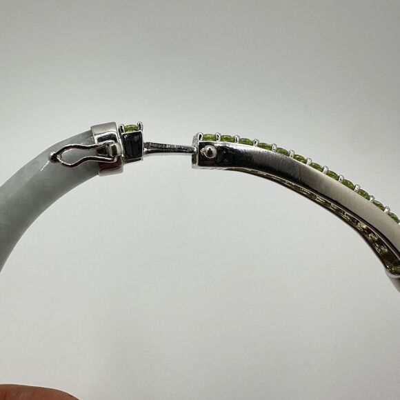 NWT Green/Gray Jadeite, Peridot bracelet with sterling silver hardware! - Picture 6 of 12